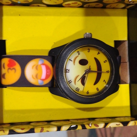 Watch emoji New - Picture 2 of 2